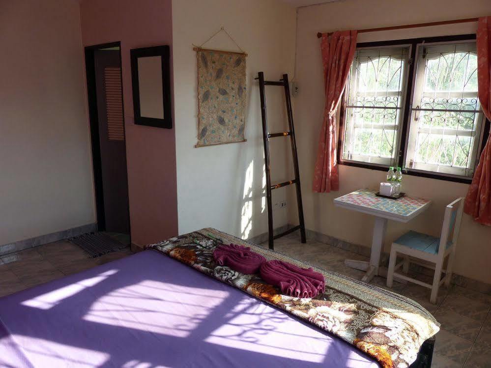 Kavil Guesthouse 2 Csiangmaj Kültér fotó
