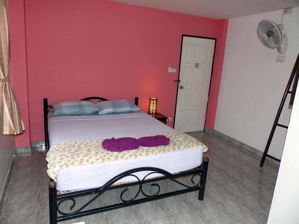 Kavil Guesthouse 2 Csiangmaj Kültér fotó