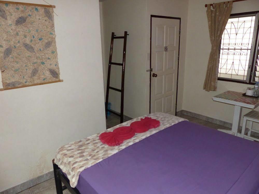 Kavil Guesthouse 2 Csiangmaj Kültér fotó