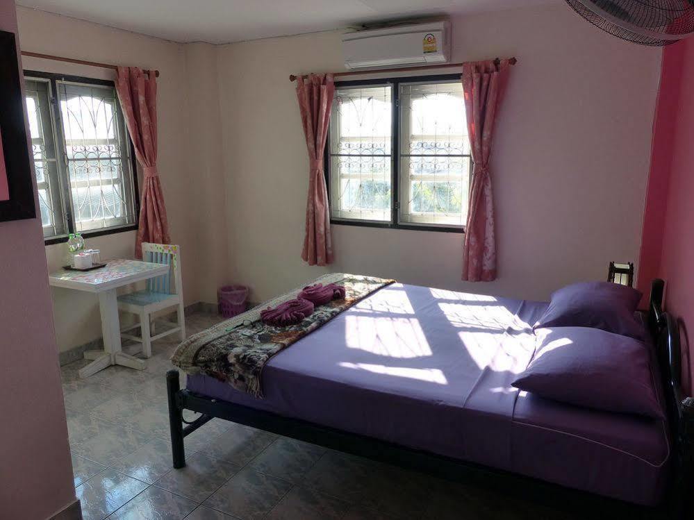 Kavil Guesthouse 2 Csiangmaj Kültér fotó