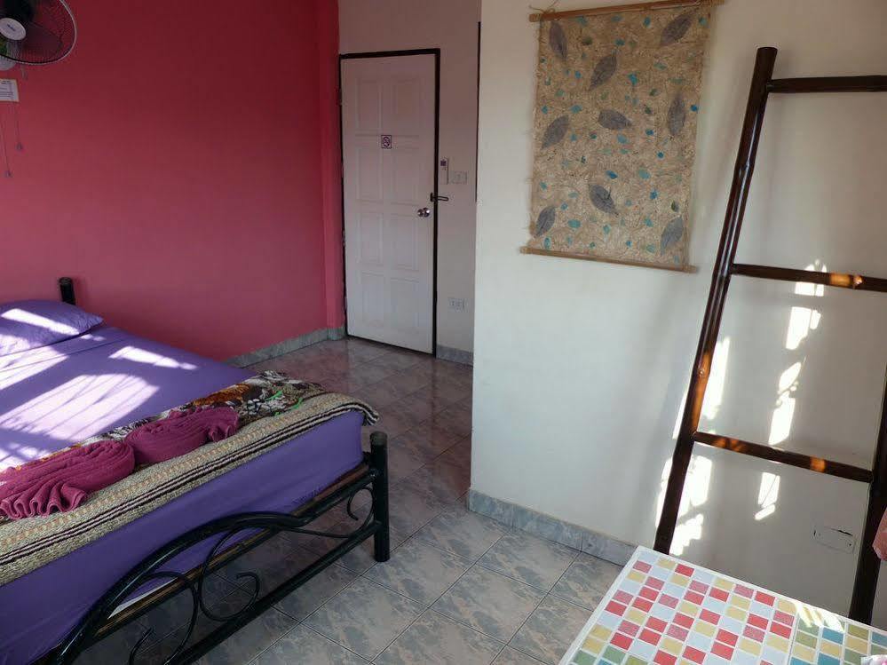 Kavil Guesthouse 2 Csiangmaj Kültér fotó