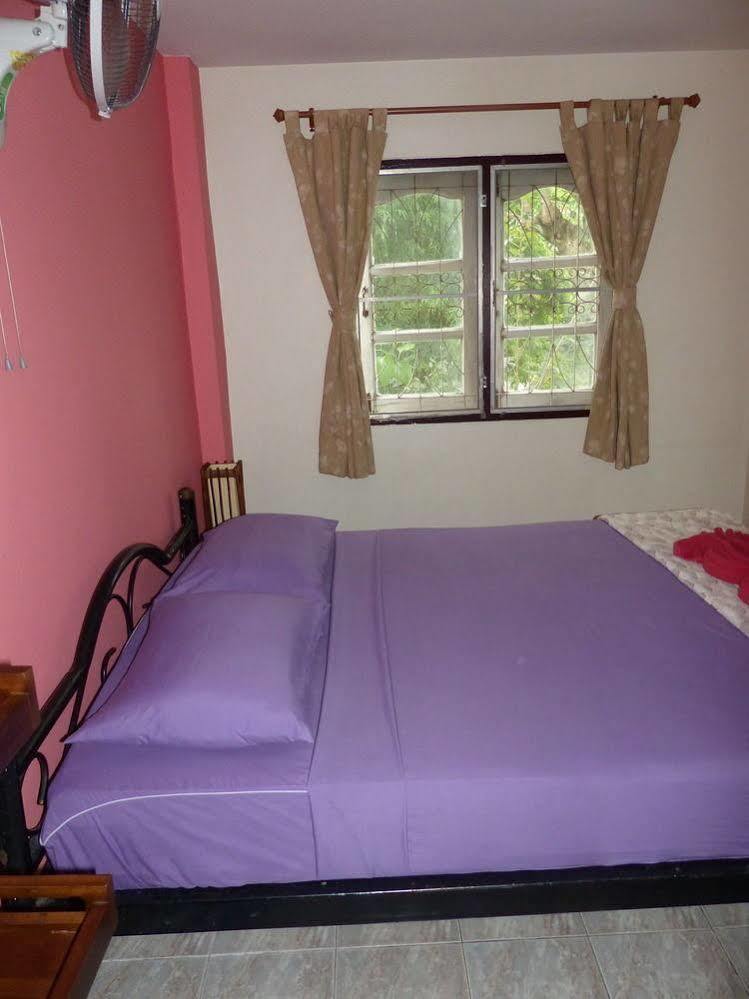 Kavil Guesthouse 2 Csiangmaj Kültér fotó